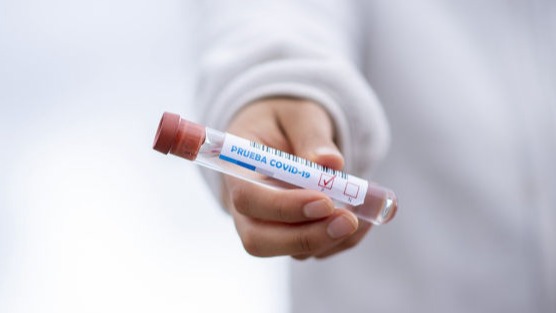 Aplicação de toxina botulínica para distonias, blefaroespasmo, espasmo facial, enxaqueca, salivação excessiva e espasticidade A droga (BOTOX) é comprada pelo paciente que pagará apenas o procedimento.